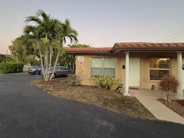 House for sale in Whispering Woods, Coral Springs