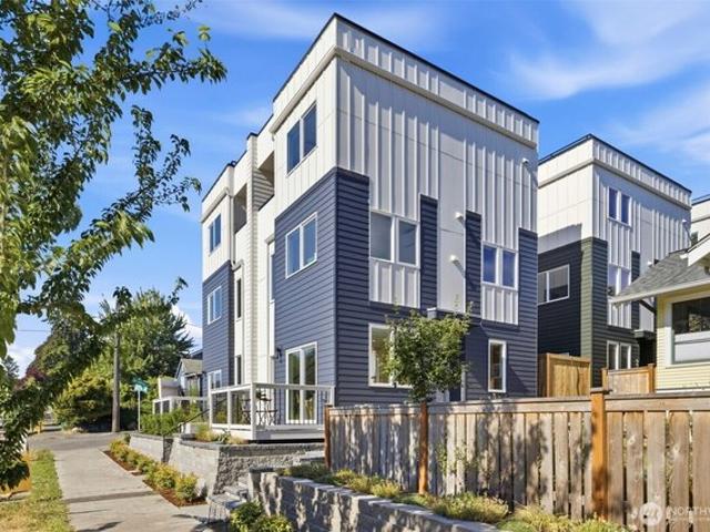 Townhouse for sale in Seattle, Washington