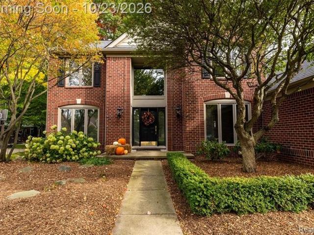House for sale in Hawthorne Forest, Auburn Hills