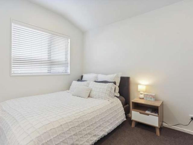 Townhouse for sale in Edgeware, Canterbury
