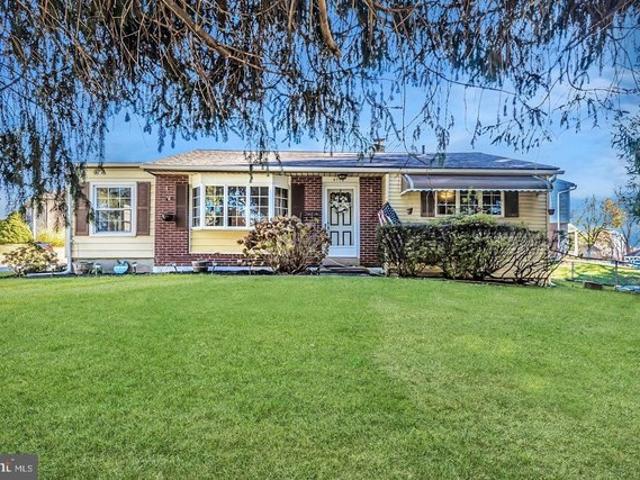 House for sale in Chester Plaza, Aston Township