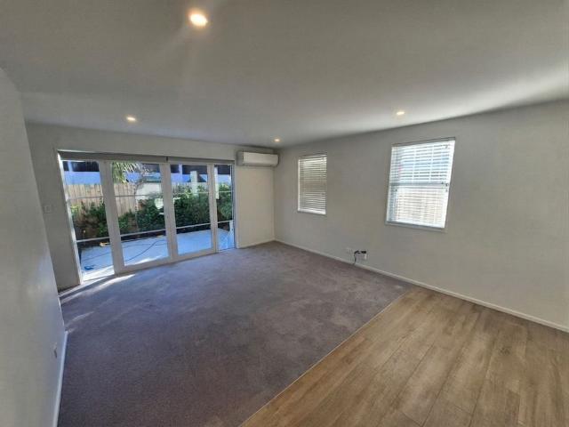 Townhouse for rent in Heathcote, Canterbury