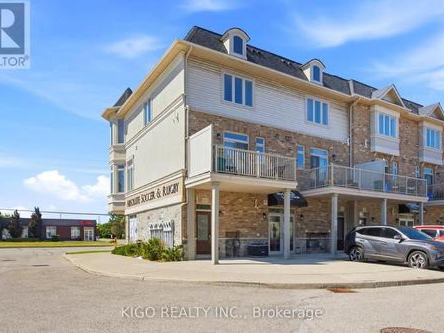 Townhouse for sale in Burlington, Ontario