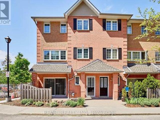 Townhouse for sale in Durham, Ontario