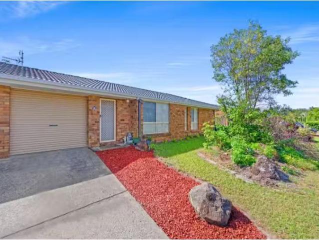 Condo for rent in Helensvale Town Centre