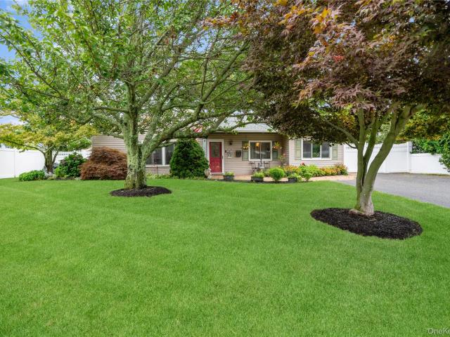 House for sale in Bohemia, New York