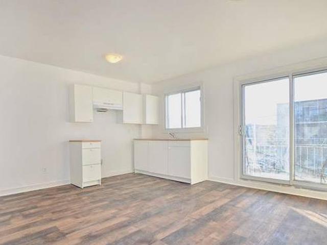 House for rent in Laval