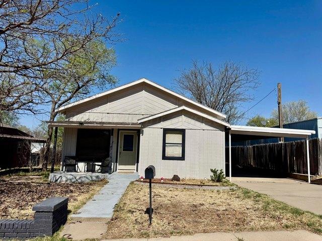 House for sale in Hemphill, Texas