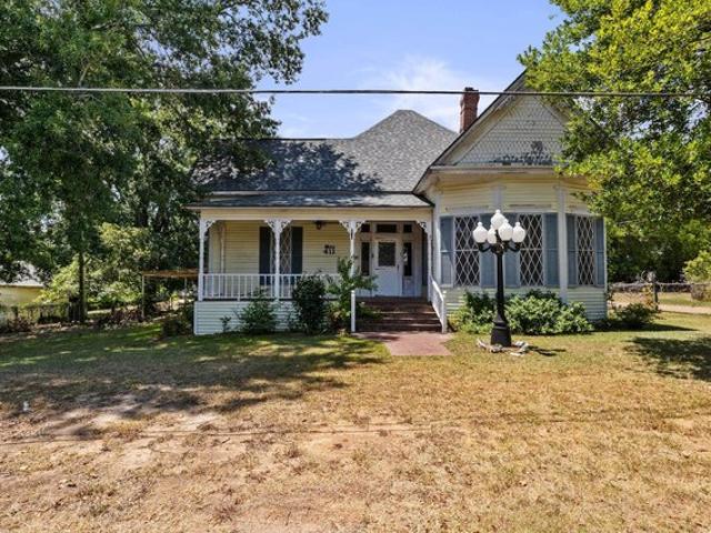 House for sale in Hughes Springs, Texas