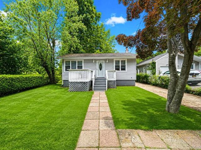 House for sale in Centereach, New York
