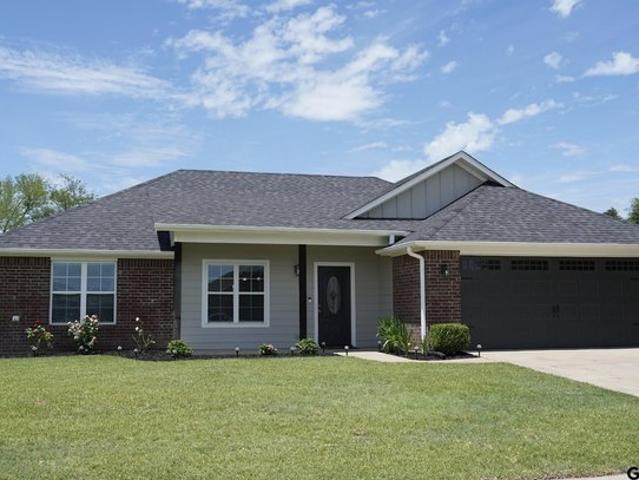 House for sale in Henderson, Texas