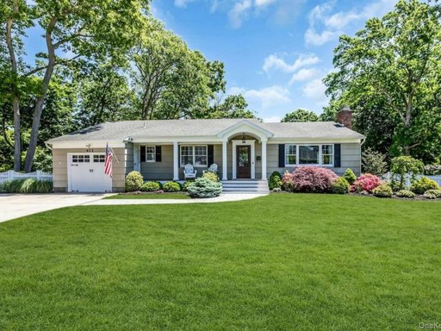 House for sale in Bohemia, New York