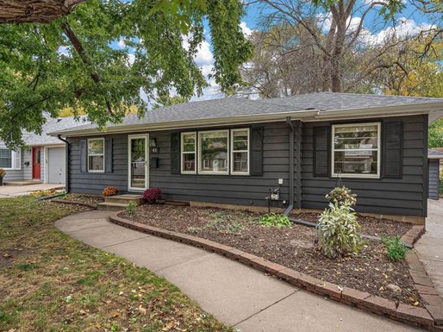 House for sale in Presidents, Edina