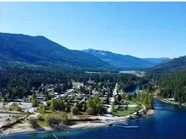 House for sale in Slocan, British Columbia