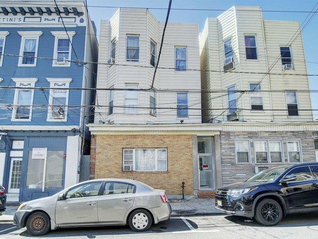 House for sale in Hudson, New Jersey