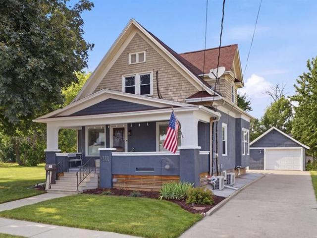 House for sale in Neenah, Winnebago County