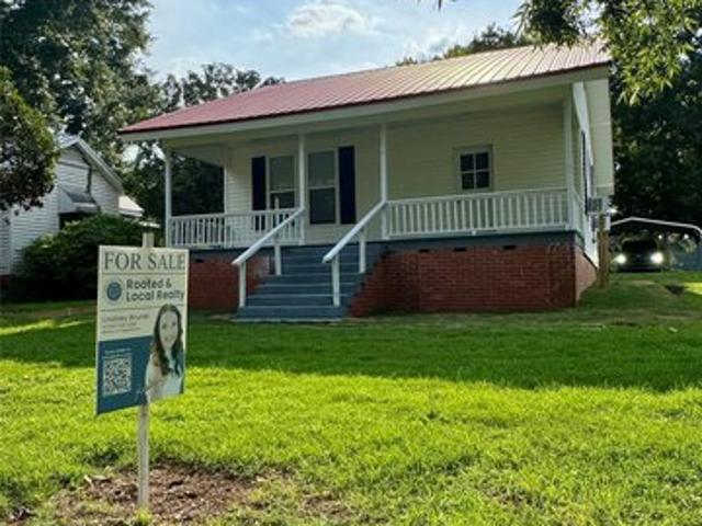 House for sale in Elmore, Alabama