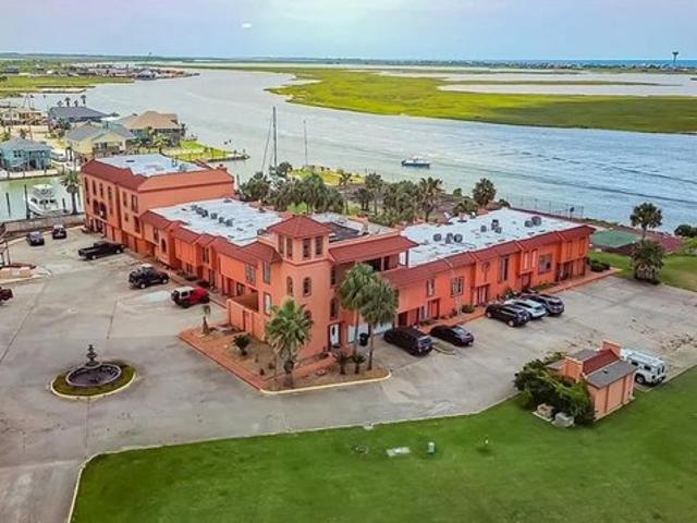 Townhouse for sale in Freeport, Texas