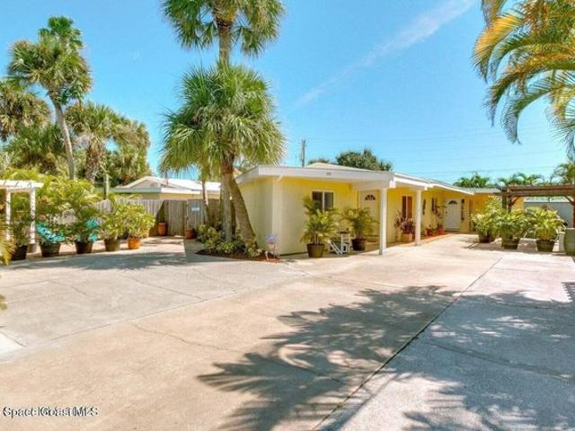 House for sale in Cocoa Beach, Brevard County