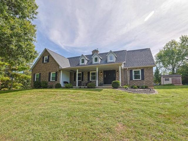 House for sale in Burlington, Boone County