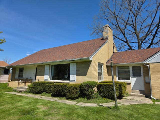 House for sale in Greenfield Park, Wisconsin