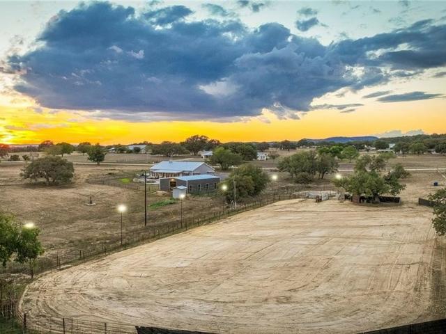 House for sale in Bandera