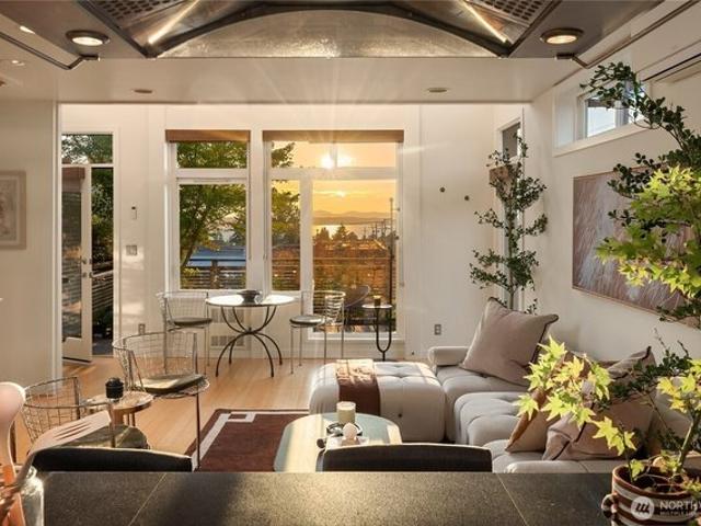 Townhouse for sale in Seattle, Washington