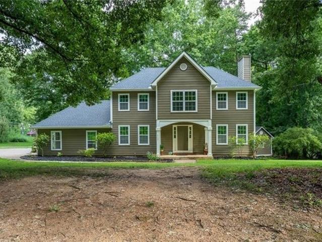 House for sale in Lilburn, Georgia