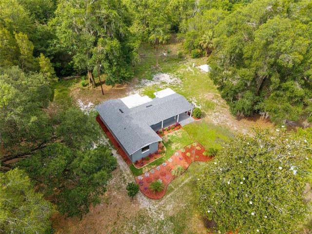 Property for sale in Oxford, Florida