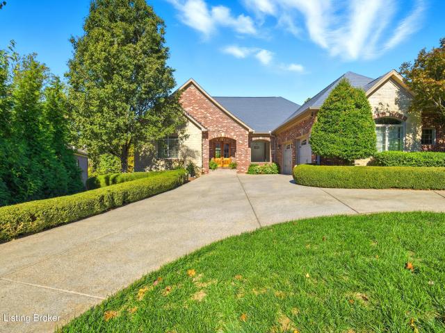 House for sale in Manor Creek, Louisville