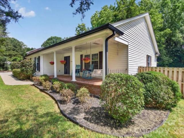 House for sale in Mecklenburg, North Carolina