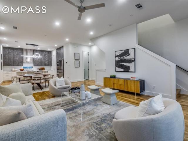 Townhouse for sale in Addison, Texas