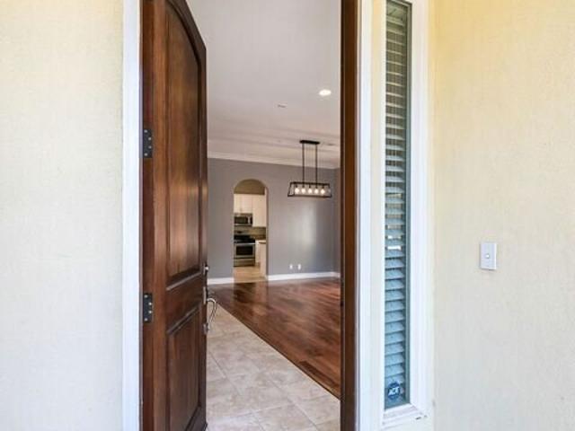 Townhouse for rent in Burbank