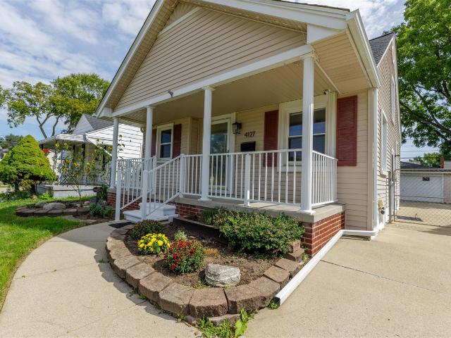 House for sale in Avondale, Wayne
