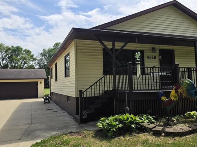 House for sale in Waterloo, Iowa