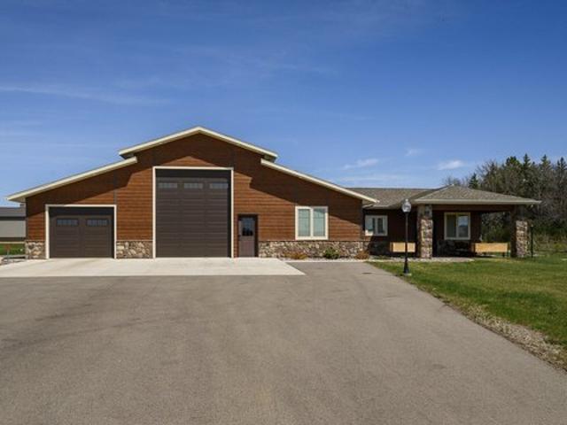 House for sale in Garrison, North Dakota