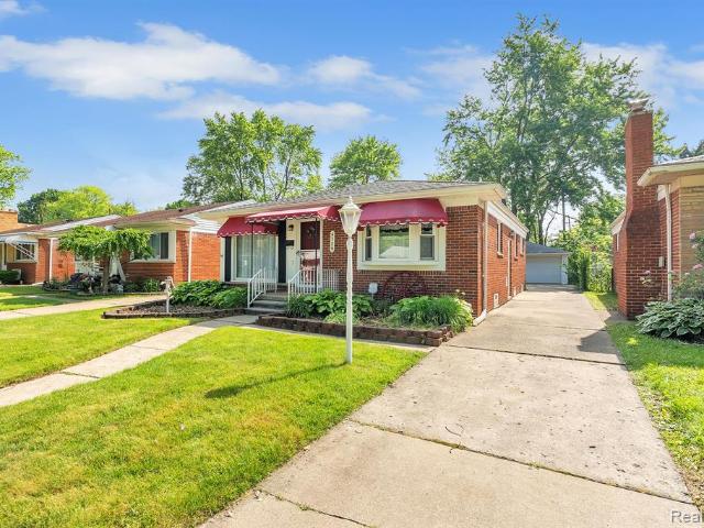 House for sale in Dearborn Heights