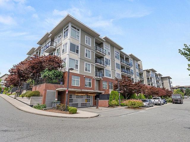 Condo for sale in Surrey, British Columbia