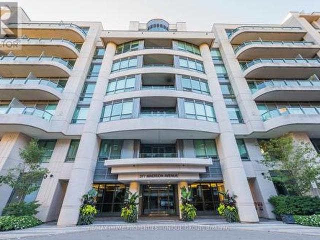Condo for sale in Toronto—St. Paul's, Toronto