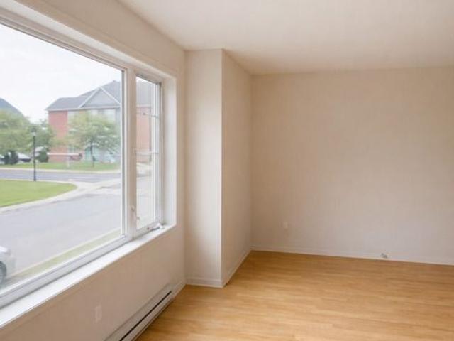 Apartment for rent in La Vallée-du-richelieu, Quebec