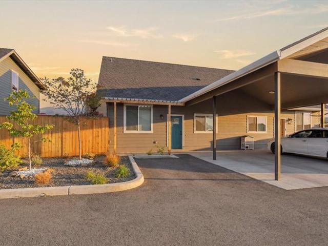 Townhouse for sale in Oregonia