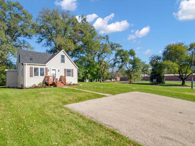 House for sale in Island Lake, Lake County