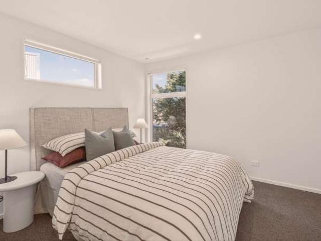 House for sale in Chaslands, Canterbury
