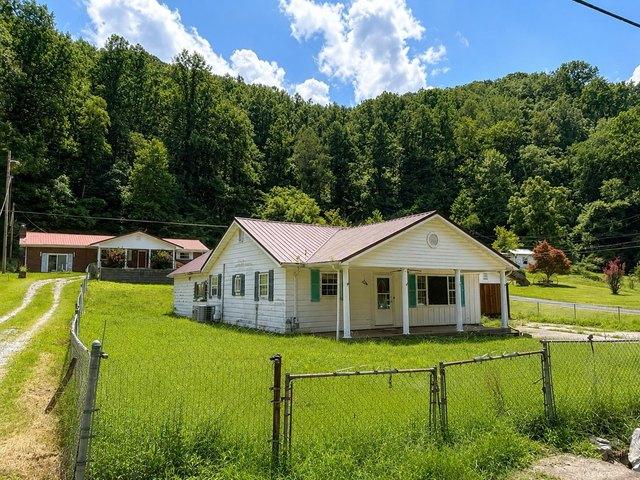 House for sale in Chapmanville, West Virginia