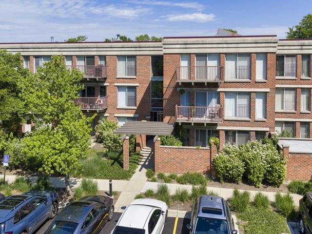 Condo for sale in Deerfield, Illinois