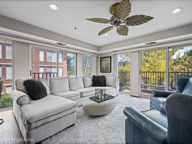 Condo for sale in Deerfield, Lake County