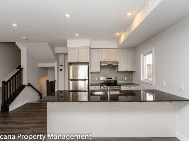 Townhouse for rent in Mulhurst Bay, Ontario