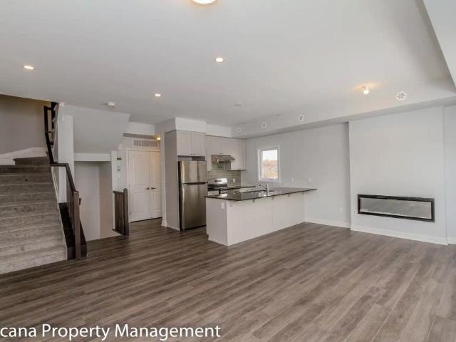 Townhouse for rent in Wateridge Village, Ottawa