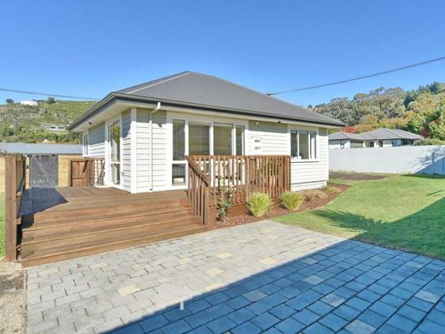 House for sale in Chaslands, Canterbury