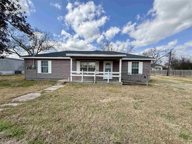 House for sale in Iowa, Louisiana